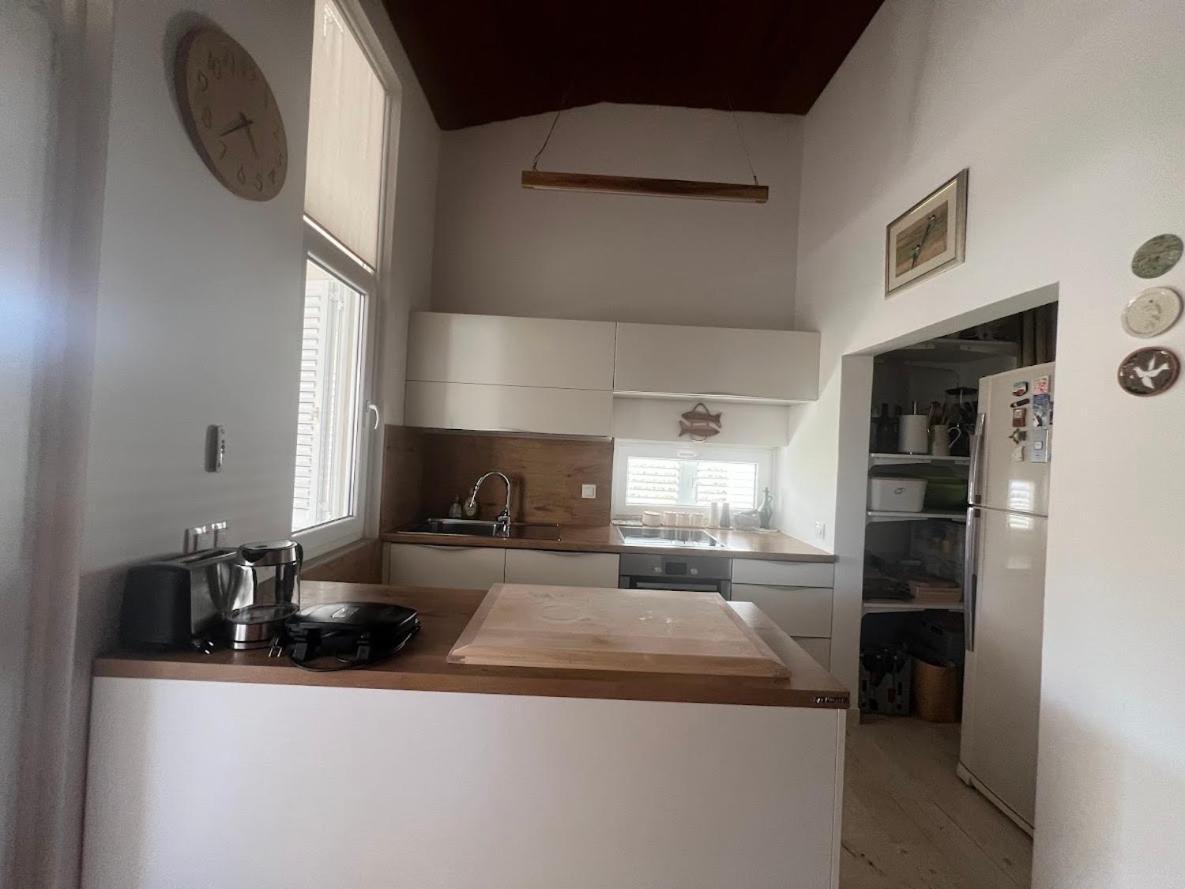 Vacation Family House On The Beach Stara Novalja Exterior foto